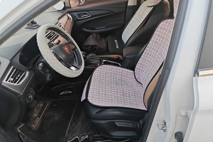 Used Roewe i5 2020 1.5L Automatic 4G Connect Luxury Flagship Edition Left Front Seat