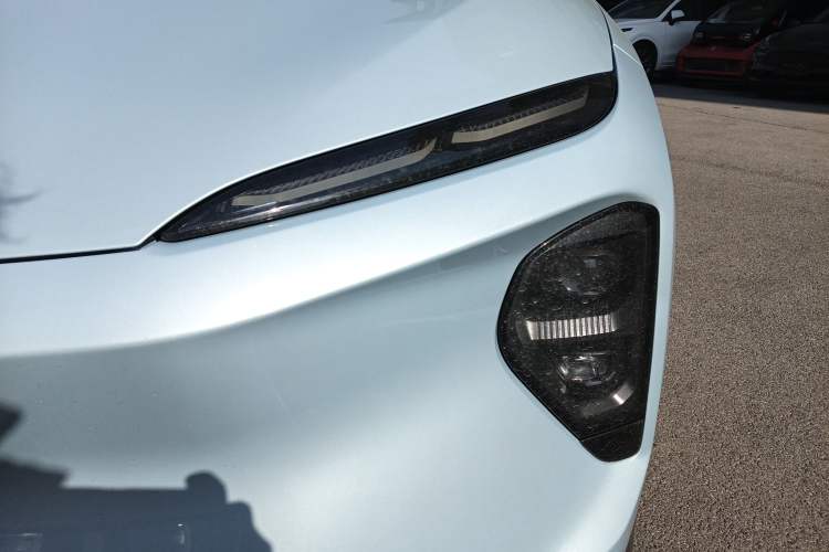 Used Nio ES7 2022 75 kWh Left Front Headlight