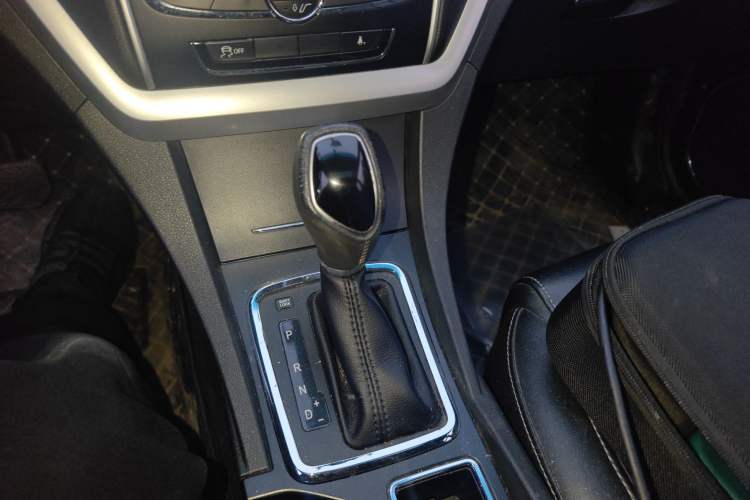 Used Geely Auto Emgrand 2016 Sedan 1.5L CVT Upward Version
