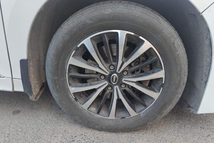 Used GAC Trumpchi M8 2021 Revised Version Lingxiu Series 390T Luxury Edition Right Front Wheel Hub