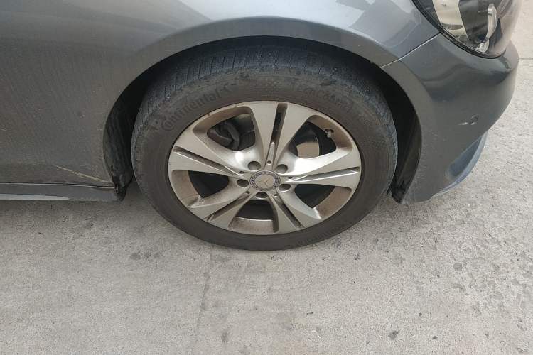 Used Mercedes-Benz C-Class 2016 C 180 Estate Right Front Wheel Hub