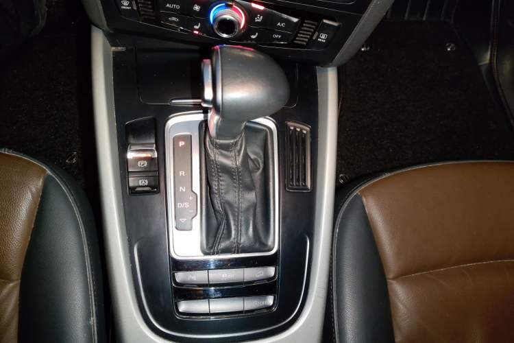 Used Audi Q5 2017 Plus 40 TFSI Ambition Model
