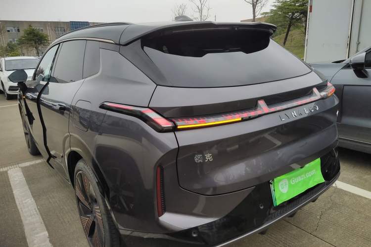 Used Lynk & Co 08 EM-P 2023 220 km Limited-Time Edition Exterior 2