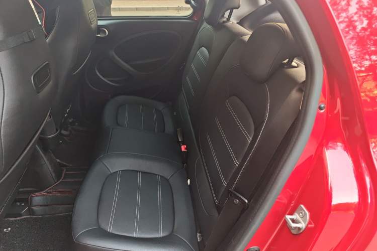 Used smart forfour 2016 0.9T 66 kW Pioneer Edition