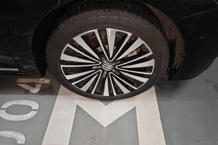 Used Volkswagen Passat 2020 330TSI Luxury Edition China VI
