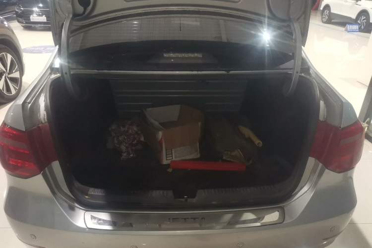 Used Volkswagen Jetta 2013 1.4L Manual Fashion Model