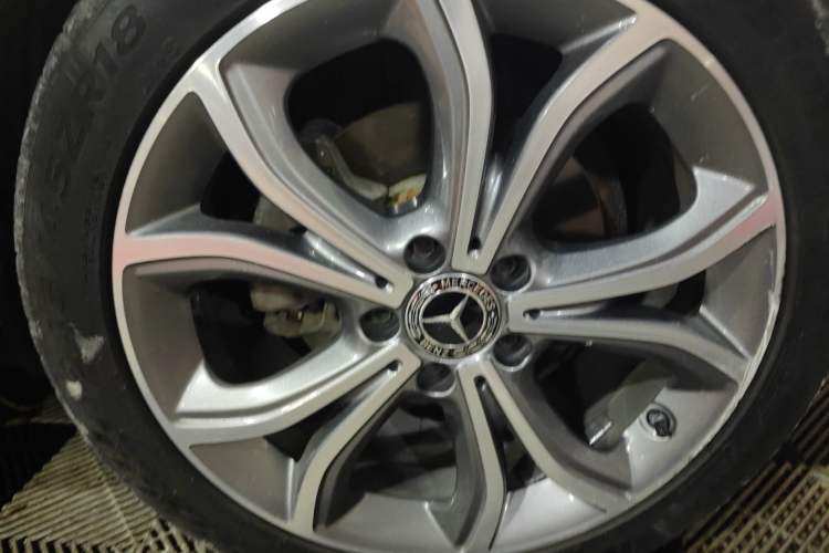 Used Mercedes-Benz E-Class 2016 E 200 L Right Front Wheel Hub