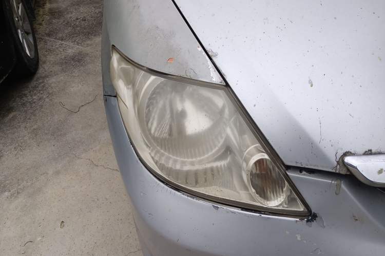 Used Honda Fit 2004 sedan 1.3L manual transmission