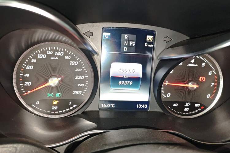 Used Mercedes-Benz GLC 2016 GLC 260 4MATIC Luxury Model
