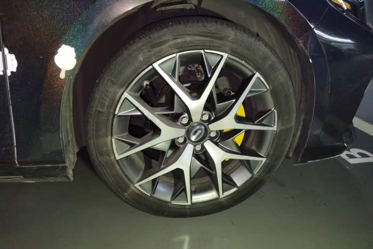 Used GAC Trumpchi EMPOW 2021 270T DCT J16 Version Right Front Wheel Hub