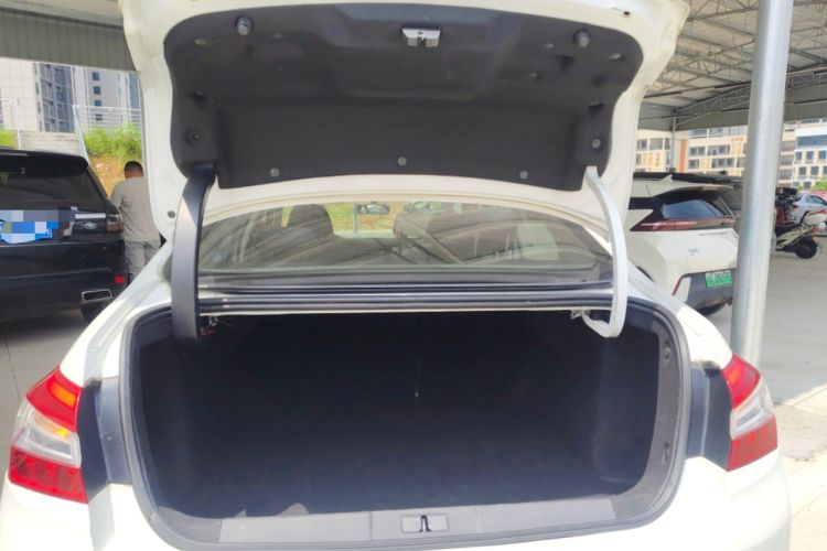 Used Peugeot 408 2014 1.8L Manual Leading Edition