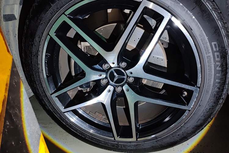 Used Mercedes-Benz GLE Coupe AMG 2017 AMG GLE 43 4MATIC Coupe SUV Right Front Wheel Hub