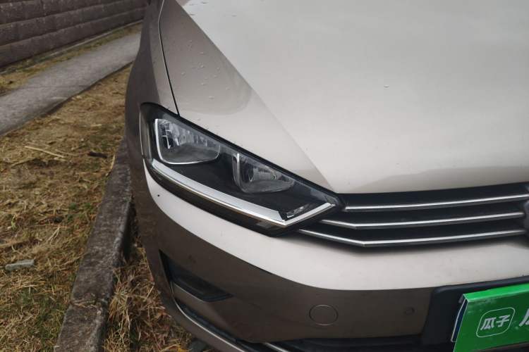 Used Volkswagen Golf Sportsvan 2018 230TSI Automatic Luxury Model Right Front Headlight