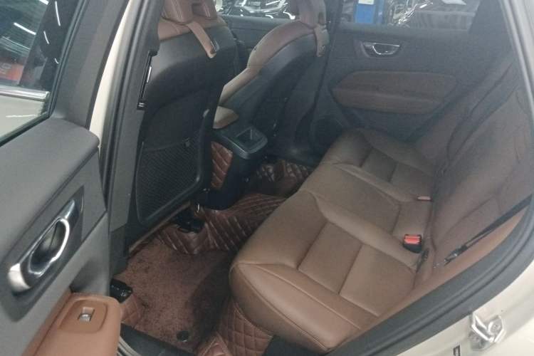 Used Volvo XC60 2021 T5 4x4 Smart Luxury Edition Left Rear Seat