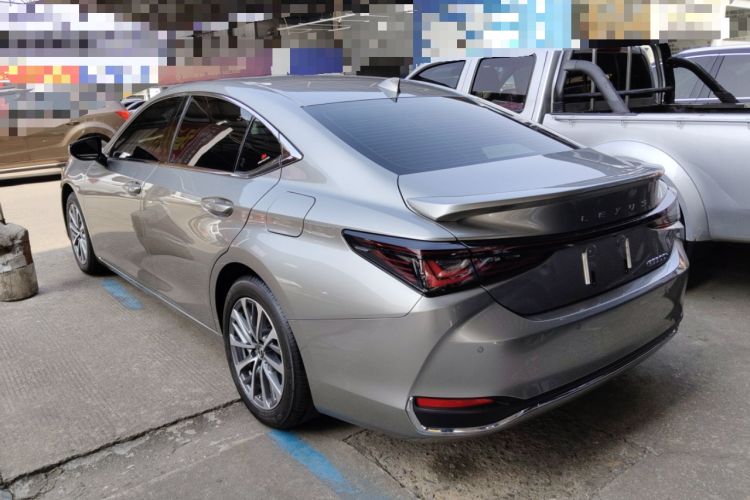 Used Lexus ES 2025 300h Deluxe Edition