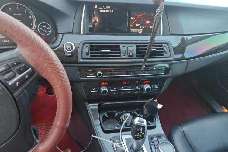 Used BMW 5 Series 2013 525Li Leading Model
