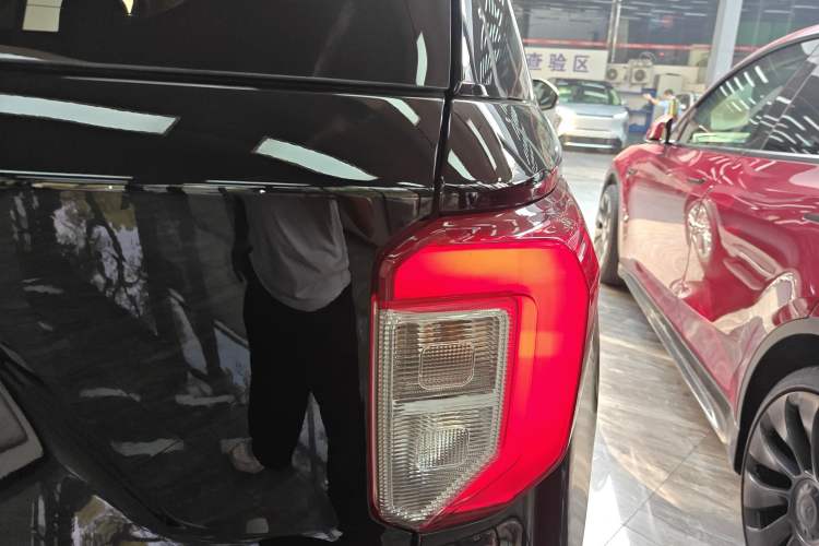 Used Ford Explorer 2020 EcoBoost 285 4x4 Titanium Edition 6 Seats