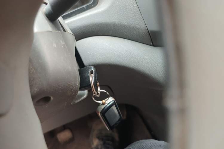 Used Dongfeng Shuaike 2011 1.5L Manual Standard Model 7 Seats China IV Standard
