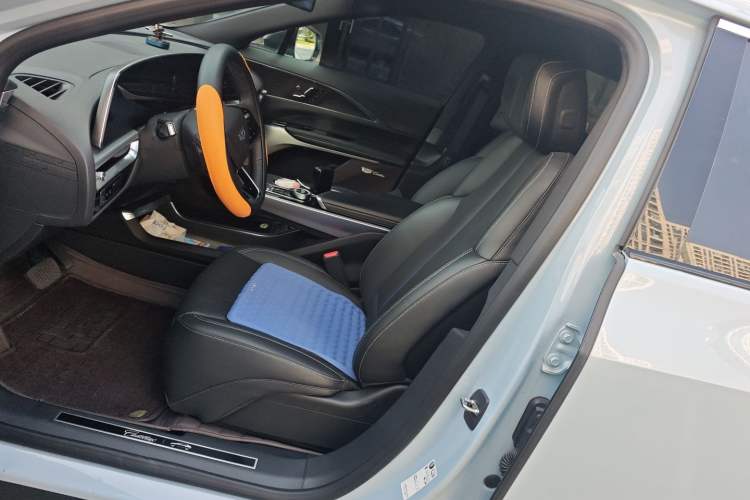 Used Cadillac LYRIQ 2024 Rear-Drive Standard Range Luxury Edition