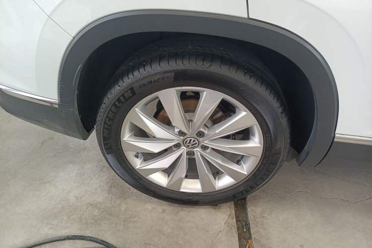 Used Volkswagen Tayron 2020 380TSI Four-Wheel Drive Luxury Connect Pro Edition Right Rear Wheel Hub