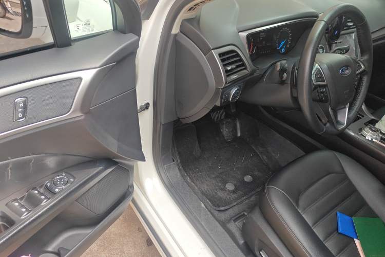 Used Ford Mondeo 2018 EcoBoost 200 Smart Control Fashion Model China VI Standard