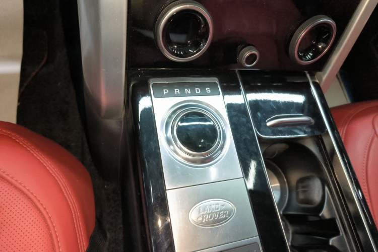 Used Land Rover Range 2022 3.0 L6 400 PS Prestige Extended Version
