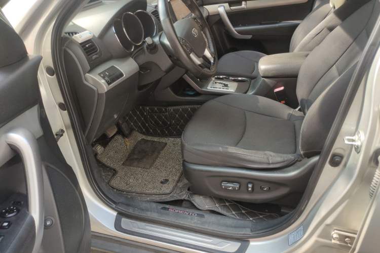 Used Kia Sorento 2012 2.4L Gasoline Comfort Edition
