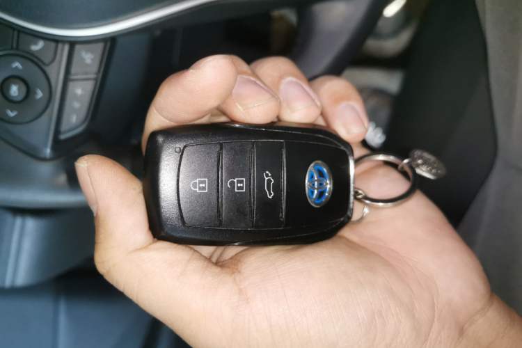 Used Toyota FRONTLANDER 2023 2.0L Smart Electric Hybrid Dual-Engine Deluxe Version
