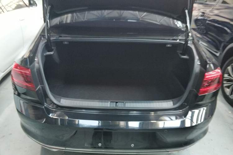 Used Volkswagen Magotan 2020 330TSI DSG Leading Model
