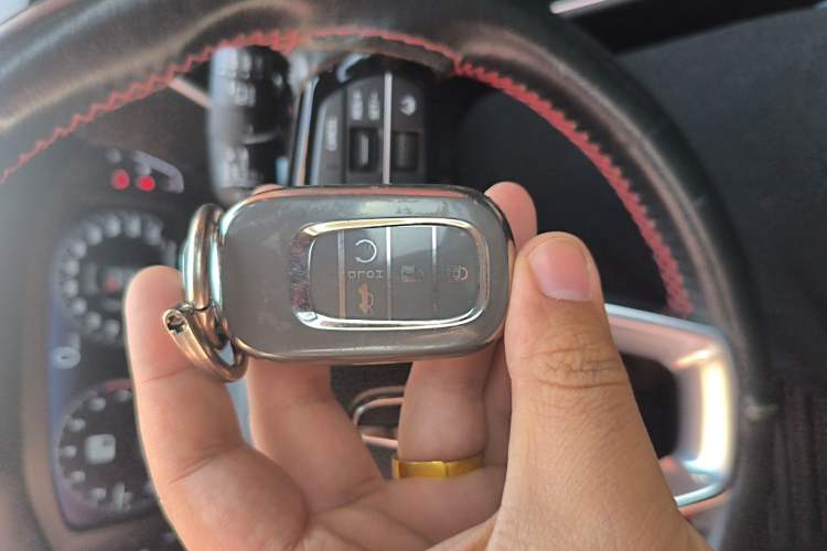 Used Honda CR-V 2023 240TURBO Two-Wheel Drive Deluxe Edition 7 Seats Vehicle Key