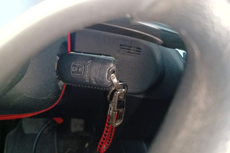 Used Honda Jade 2013 1.8L automatic Comfort version 5 seats Vehicle Key