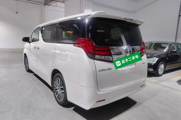 Used Toyota Alphard 2015 3.5L Luxury Edition

