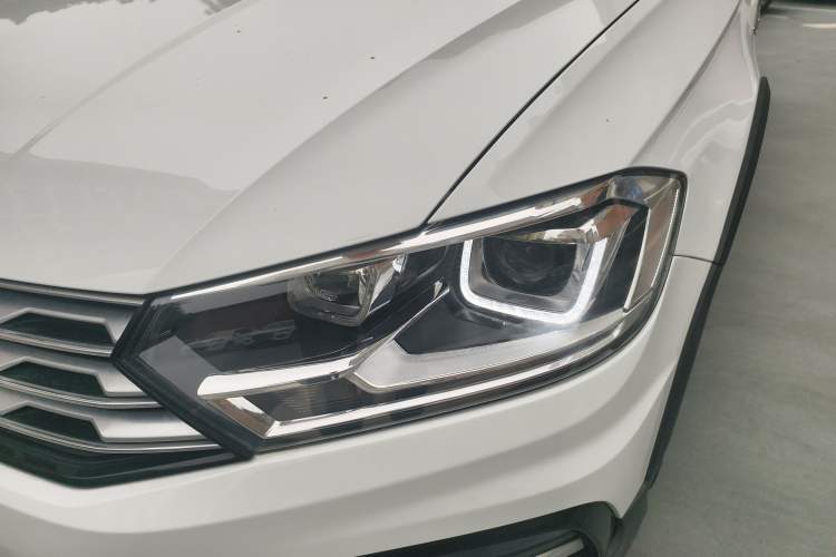 Used Volkswagen C-TREK 2020 1.5L Automatic Comfort Model Left Front Headlight