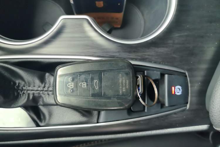 Used Toyota Camry 2023 2.0G Luxury Edition