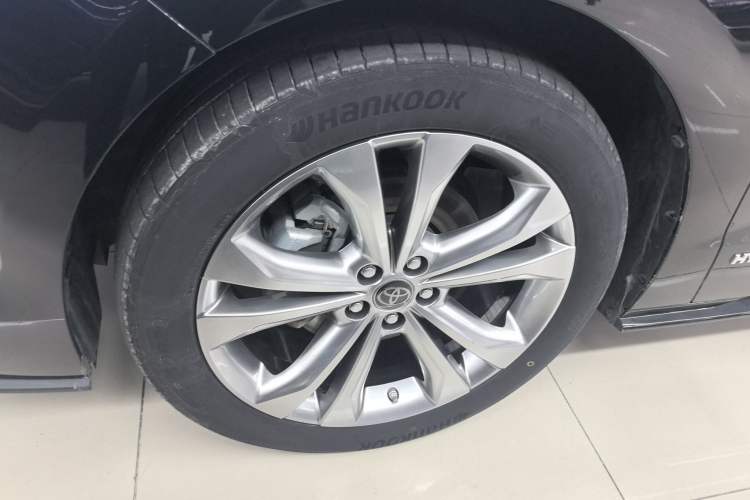 Used Toyota SIENNA 2021 2.5L Hybrid Platinum Edition