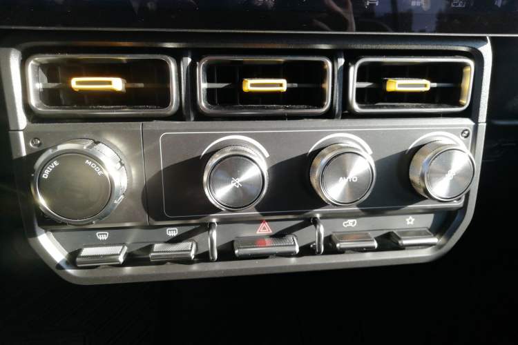 Used iCAR V23 2025 401 Two-Wheel Drive Intelligent Driving Version