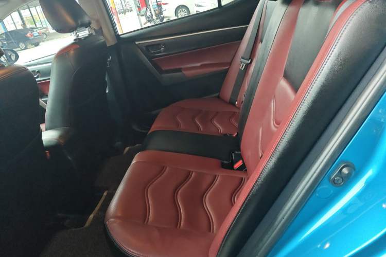 Used Toyota Levin 2017 Revised Dual-Engine 1.8H GS E-CVT Elite Sunroof Version China V Standard Left Rear Seat