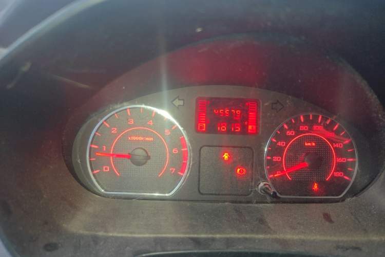 Used Wuling Hongguang V 2022 1.5L Jingqu Edition Electric-Assist LAR Odometer Close Up