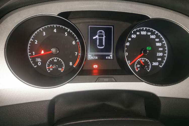 Used Volkswagen Golf Sportsvan 2019 1.6L Automatic Pure Model China V Standard Odometer Close Up