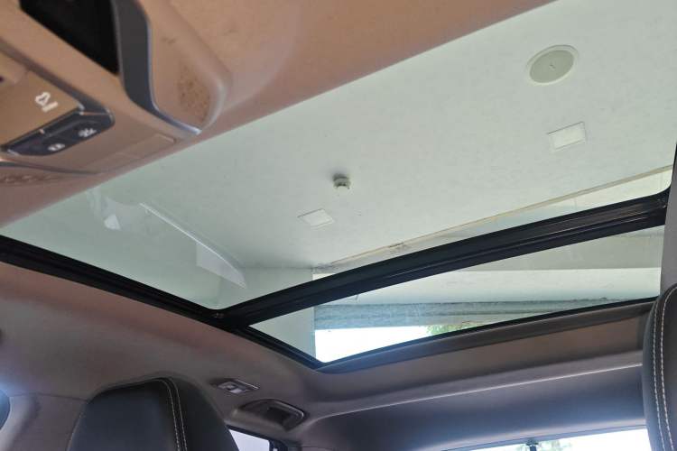 Used Geely Auto Coolray 2019 260T DCT Knight China VI Standard Headliner