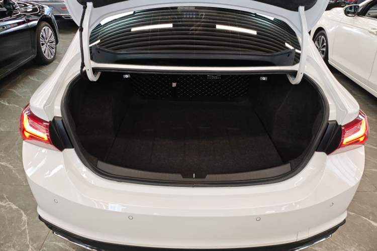 Used Chevrolet Malibu XL 2022 535T Automatic RuiLian Edition Trunk