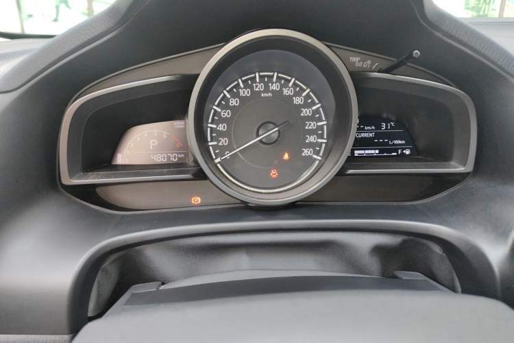 Used Mazda 3 Axela 2017 Hatchback 2.0L Automatic Luxury Model Emission Standard China V