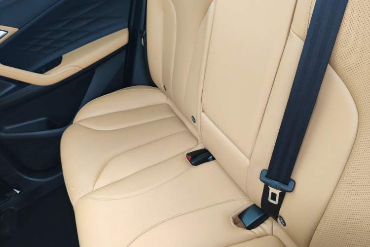 Used Roewe RX5 New Energy 2023 eRX5 Super Hybrid Prestige Edition Left Rear Seat