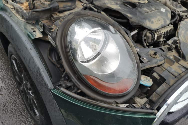 Used MINI 2015 1.5T COOPER Fun Five-Door Edition Right Front Headlight