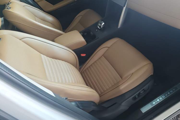 Used Land Rover Discovery Sport 2024 Luxury Custom Edition Right Front Seat