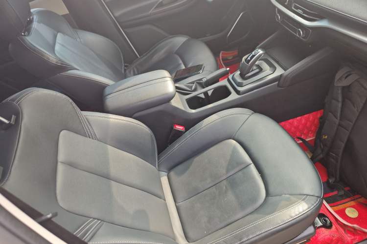 Used JMC Yuhu 7 2022 2.0T Automatic Diesel Two-Wheel Drive Comfort Version Standard Wheelbase