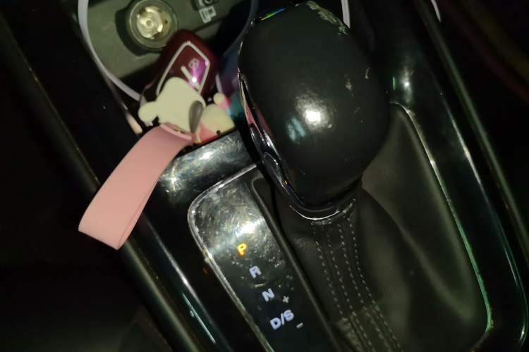 Used Roewe i5 2019 GL 20T Automatic 4G Connected & Ultra-Cool Play Edition