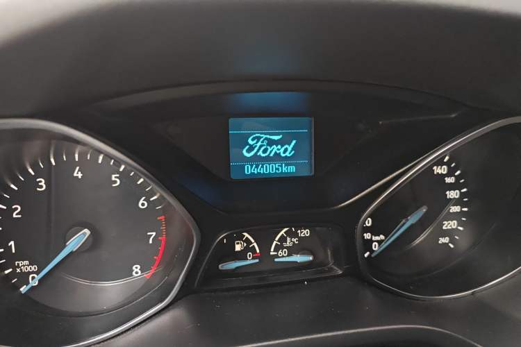 Used Ford Focus 2018 Sedan Classic 1.6L Automatic Trendy SmartDrive Edition
