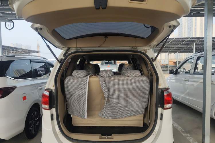 Used Baojun 730 2014 1.5L manual Comfort ESP version 7 seats