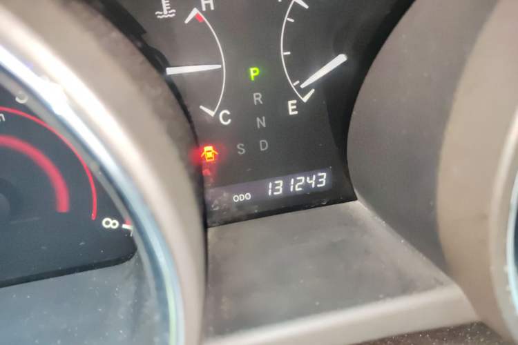 Used Toyota Highlander 2011 2.7L Two-Wheel Drive 7-Seater Luxury Edition Odometer Close Up